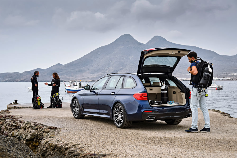 P90245016_highRes_the-new-bmw-5-series
